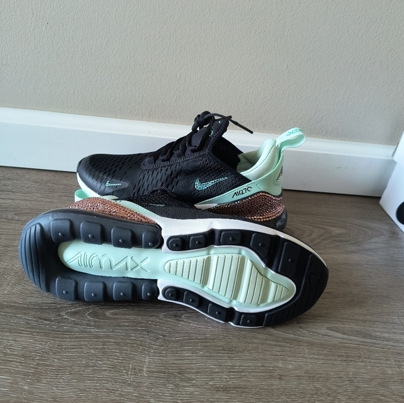 Women's Nike Air Max 270 Sneakers Customized With Swarovski Crystals Size 7.5 - Picture 3 of 8